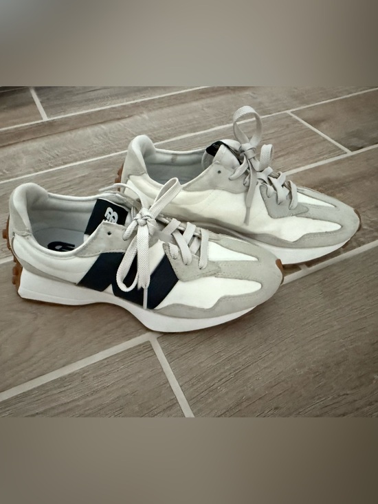 New Balance Shoes - White and Black New Balance 327 Women’s Sz 8.5